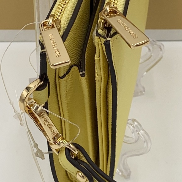MICHAEL KORS LARGE DOUBLE ZIP WRISTLET BUTTERCUP - Picture 7 of 16